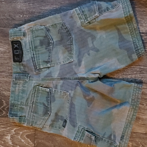 Fox Cargo Shorts - Picture 2 of 6